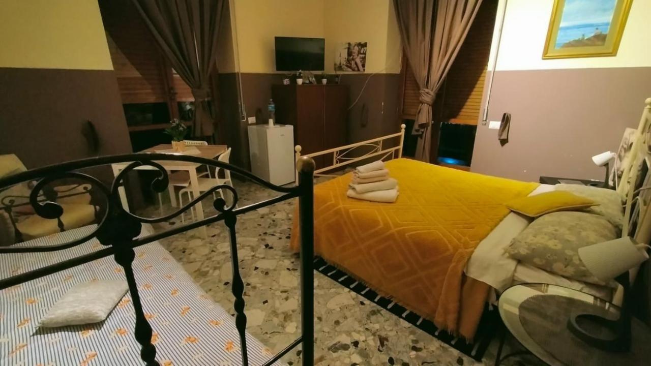 Le Stanze Di Ginevra - Via Tescione Hotel Касерта Екстериор снимка